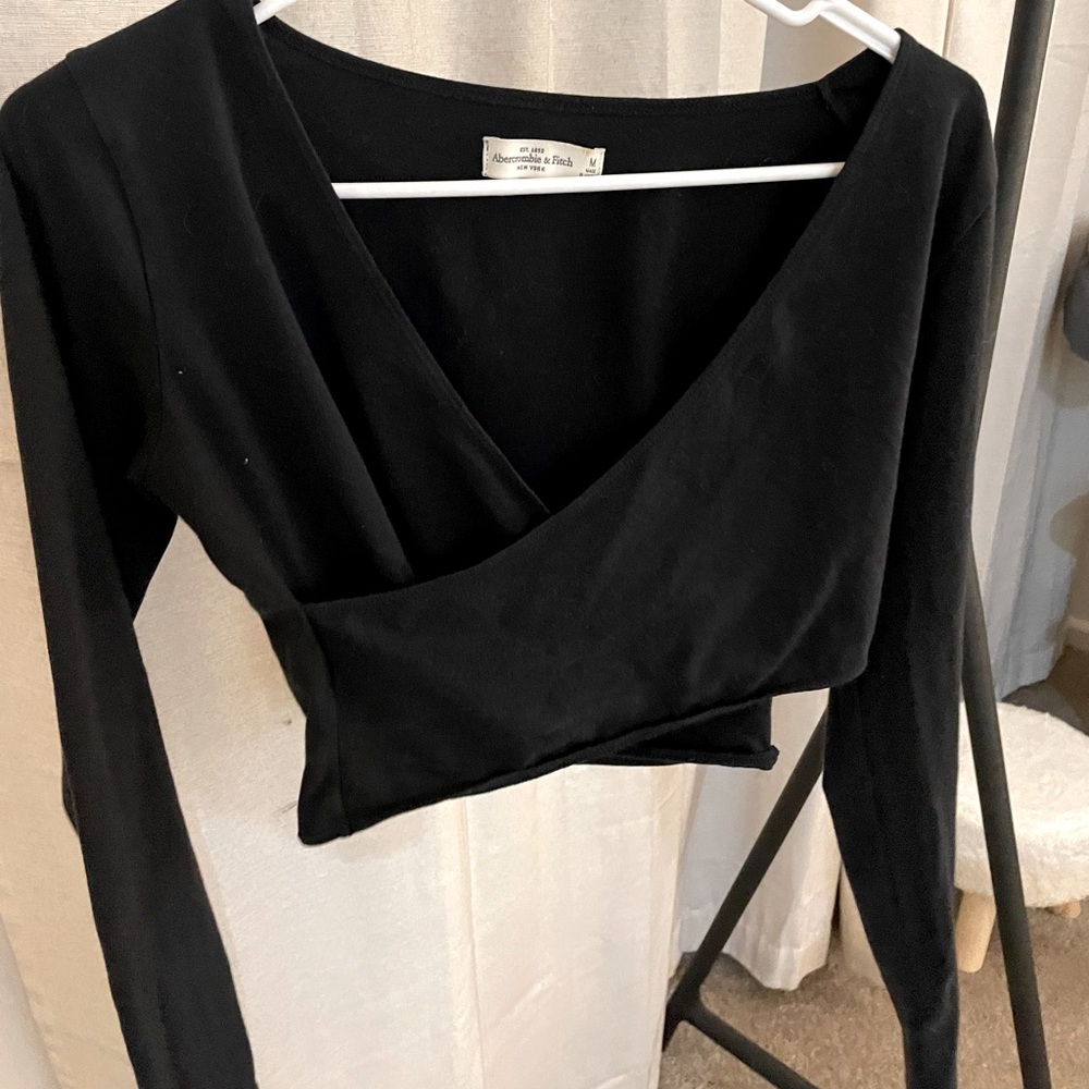 Abercrombie & Fitch long sleeve, black crop top